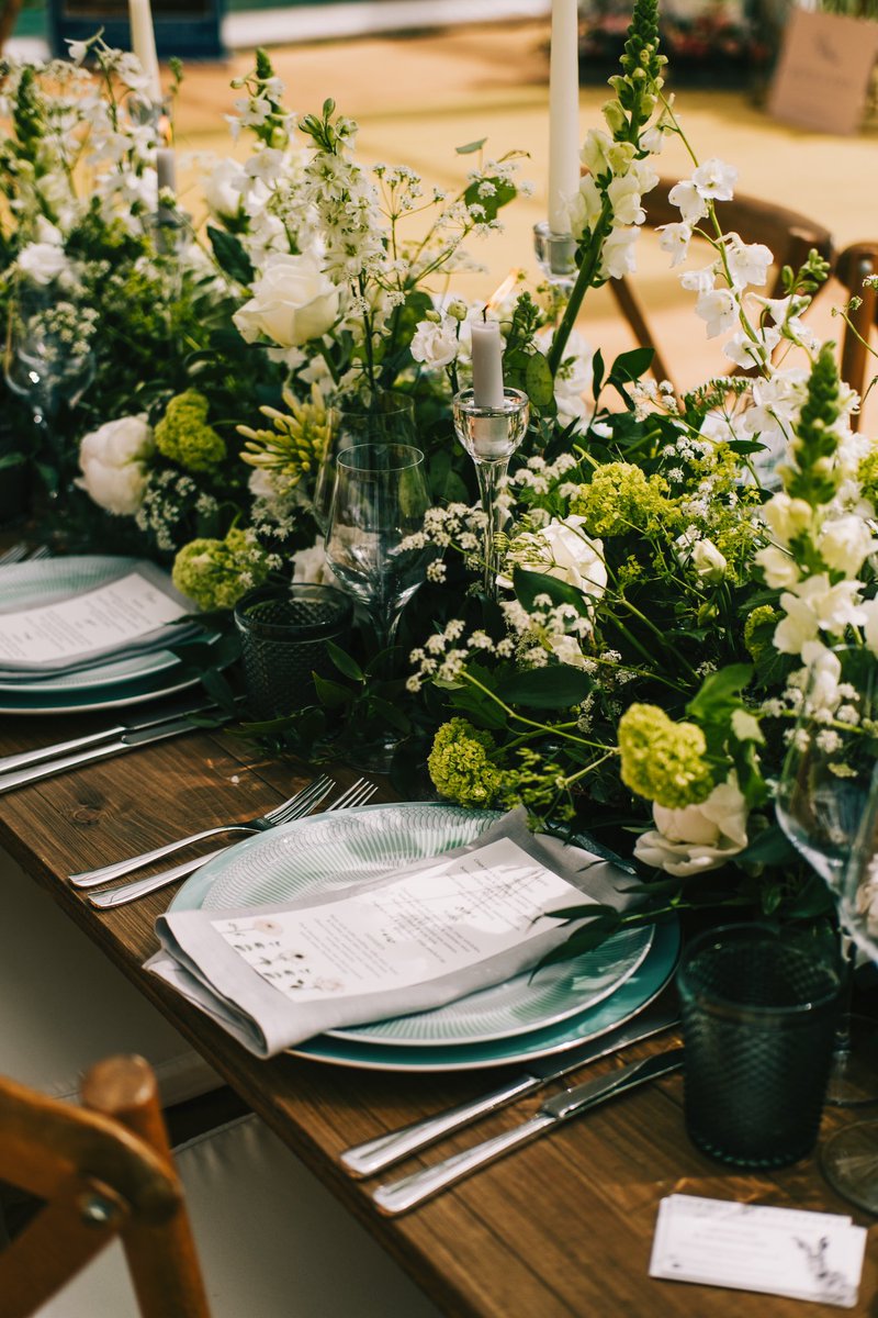Meadow tables 🌿 

For lovers of bringing the “outdoors in” style & look🌿

Captured beautifully by @leeallisonphotography @wareslyparkestates 

•
•
•
•
•
•
•
•
•
•
#bridetobe #2023weddings #2024weddings #cambridgeflorist #cambridgeweddingflorist #instaweddings
