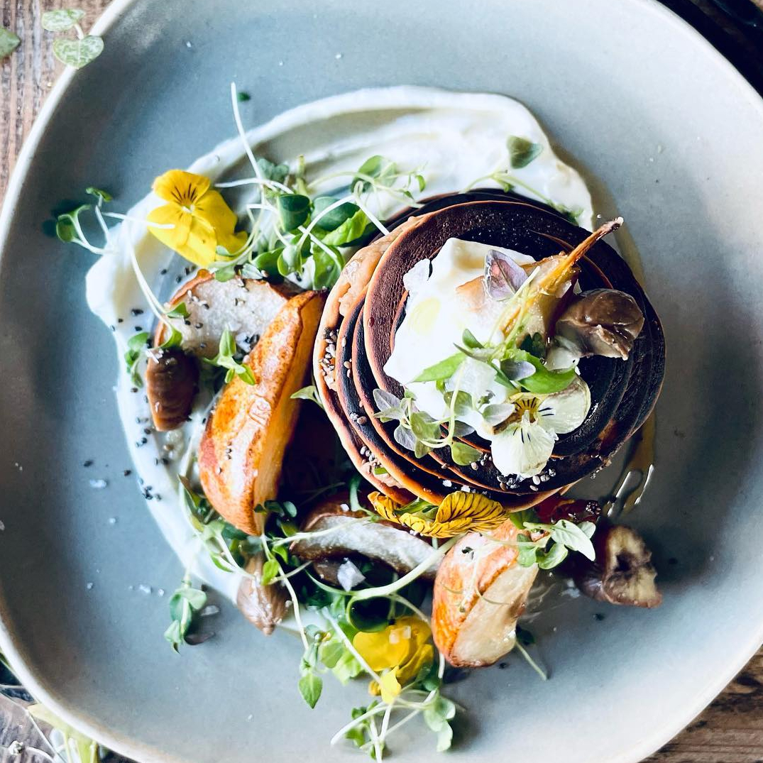 @ellamayeats (IG) has used our gluten free chestnut flour to make these delicious and vibrant chestnut pancakes with roasted pear.🍐We need to make these!🥞

Make your own and shop our chestnut flour at <a href="/Ocado/">Ocado</a>