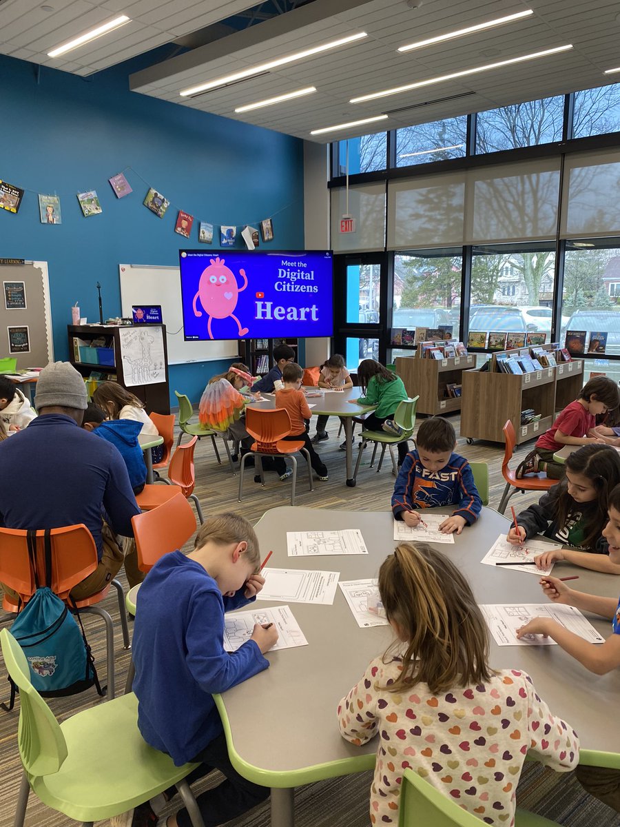 MsHendronIdeIMC's tweet photo. Kindergarten is learning perhaps the most important rule of Digital Citizenship: being kind online. I even shared a little secret with them - sometimes adults forget this crucial rule. 👎🏻 #digitalcitizenship #idepride #bekindonline https://t.co/txZQOcQhUl