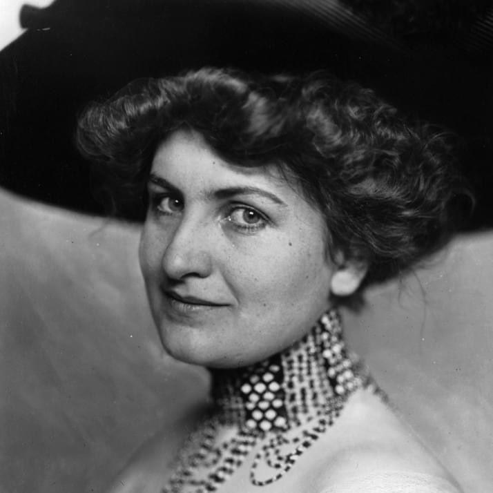 CPRClassical's tweet image. Alma Schindler was a gifted composer and among the first to receive a glance at Gustav Mahler's beloved "Adagietto." In fact, the symphony manuscript was sent as a love letter of sorts. 

From Behind the Baton, conductor Scott O'Neil shares exactly how — today at 2pm!