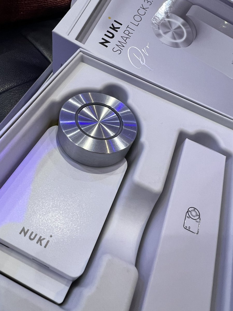 Window Store tweet media