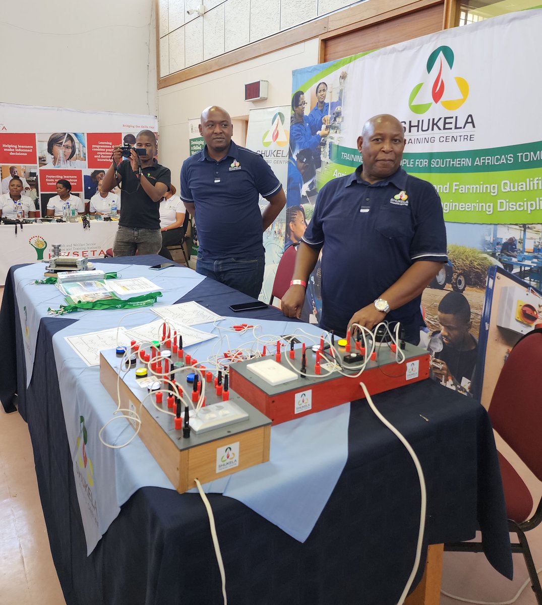 FloMasebe's tweet photo. Day well spent. #FortCox @agri_seta https://t.co/vPnWtbtUps
