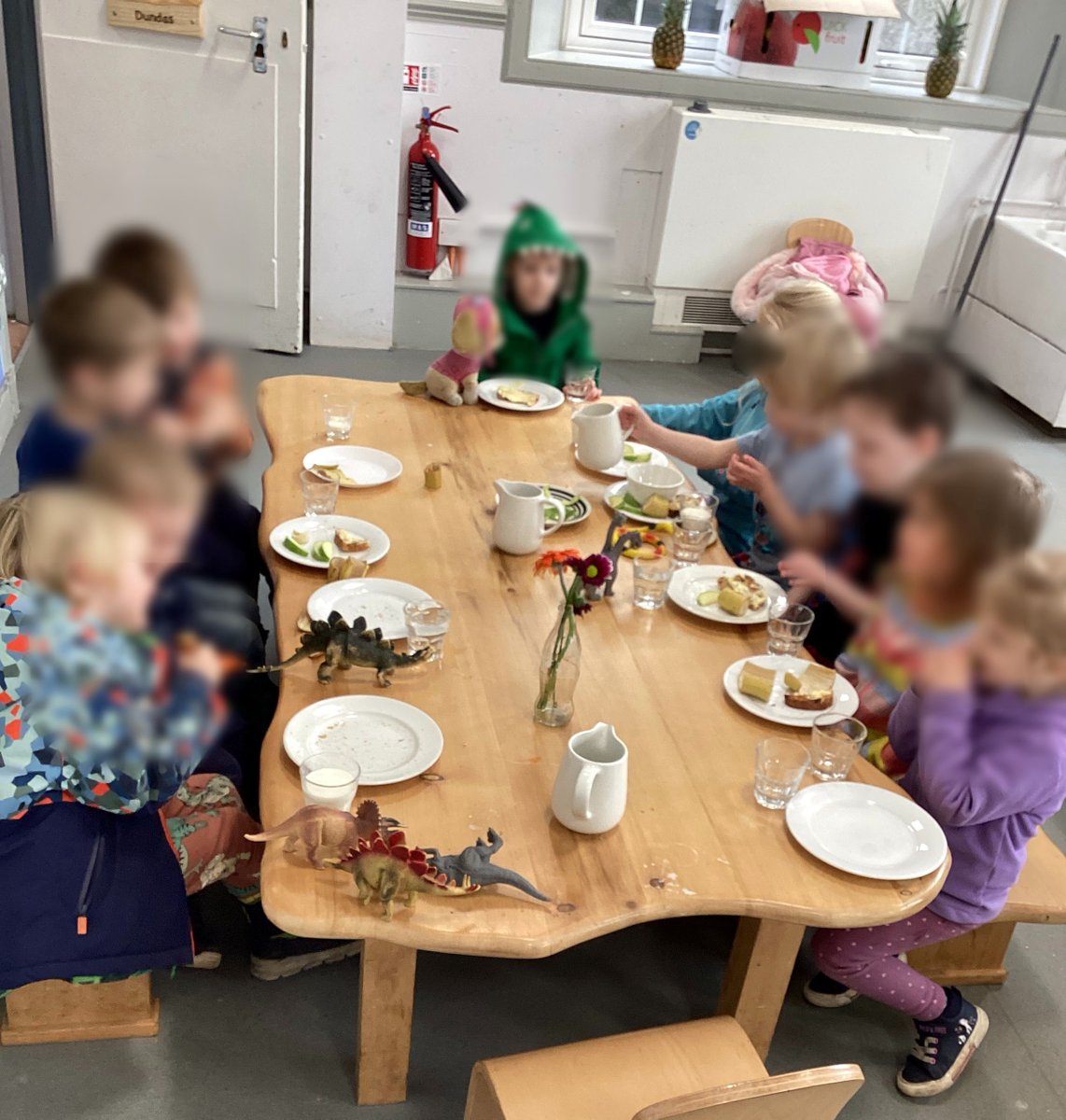 A small insight into a hugely warm moment.  Connection, independence, support, belonging, enjoyment, sharing and a love for the dinosaurs - We give you... snack with our children!
#EarlyYears #TeamELC