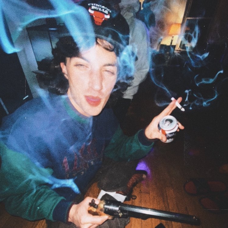 POV I’m explaining the difference between Garage and House at the function (and actually I’m pronouncing GARE-IDGE correctly because it originated in the UK thank you).