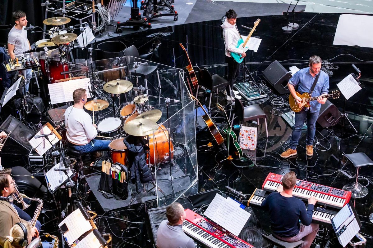 NenadSaric3's tweet photo. $VNUE                                         @ZBairOfficial helping musicians getting their fair share . I miss these days .       #StageIt #Soundstream https://t.co/X2Orrwshxz