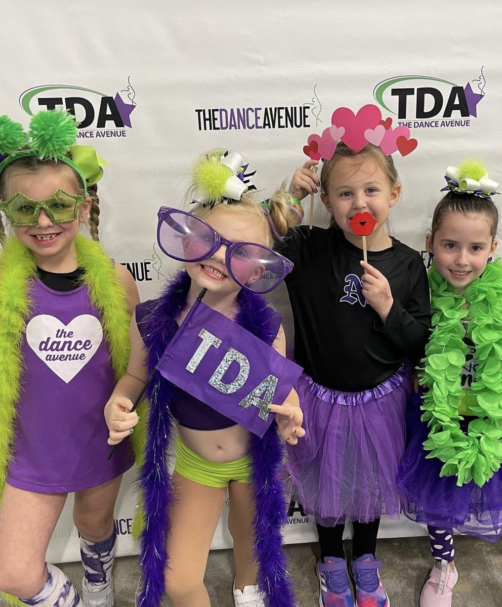 thedanceavenue's tweet photo. Spirit Week, Day 3 & 4! Thank you to all our wonderful families and dancers for your participation! It was so much fun!! See you all back in class on Monday, March 20th! Have a great Spring Break!! #tdaspiritweek 💚💜 https://t.co/bvVfxuJzrX