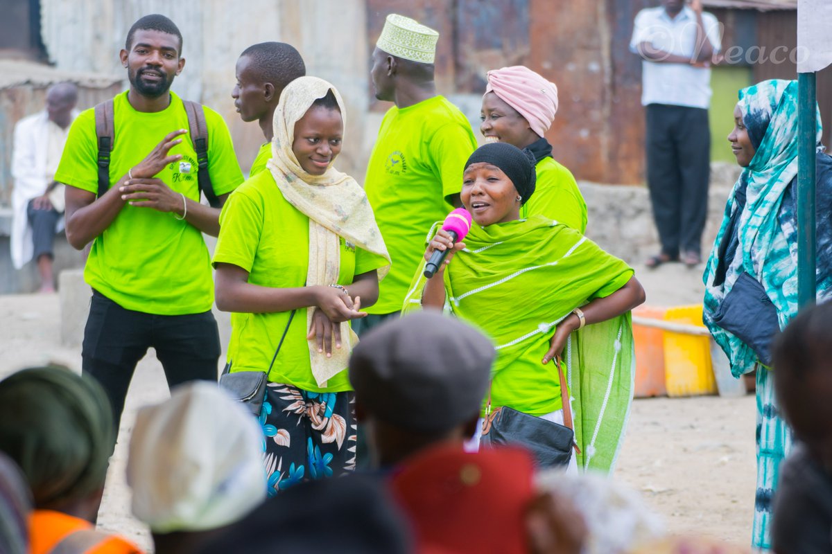 EPTFnavigators's tweet image. Members of the group also shared their challenges with the duty bearers and invited them to partner with them as they seek to conserve the environment in the area.  

Before the forum we had a cleanup exercise at Sisi kwa Sisi market.