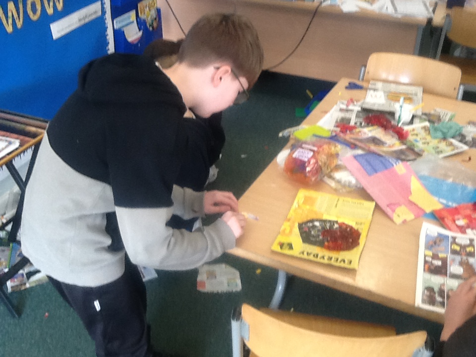 Foxes_Class's tweet image. We've had a fantastic time working our collage project, inspired by @Mr_Gores_Artist, in Year 5 today. The creativity, originality and dedication was incredible. Well done everyone! @CrocClass