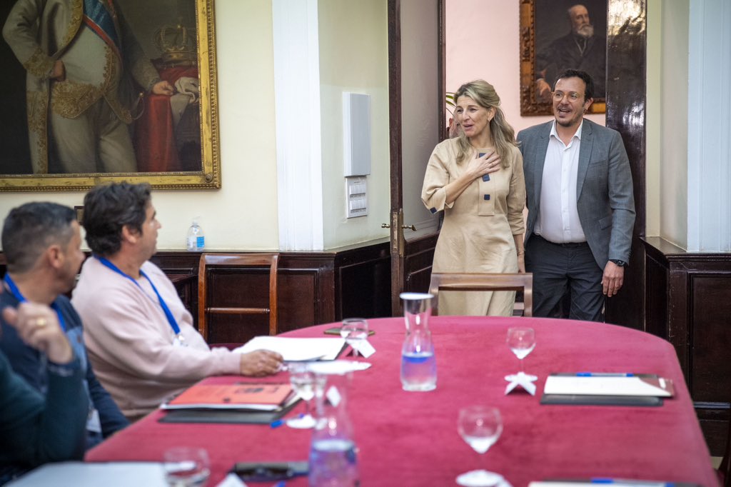 Yolanda_Diaz_'s tweet image. En Cádiz me he reunido con las organizaciones de @CCOO, @UGT_Comunica, @CGT y la Coordinadora de Trabajadores del Metal para tratar de primera mano sus reivindicaciones laborales.

Defender una carga de trabajo digna y derechos es garantía de futuro en la Bahía.