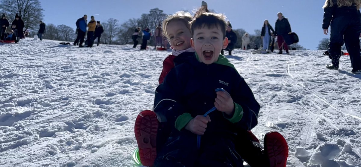 KWBowie's tweet photo. @yr1melthamce  @emmagibby S and I enjoying a lovely afternoon sledging 🛷 https://t.co/mg8MOW2wuw