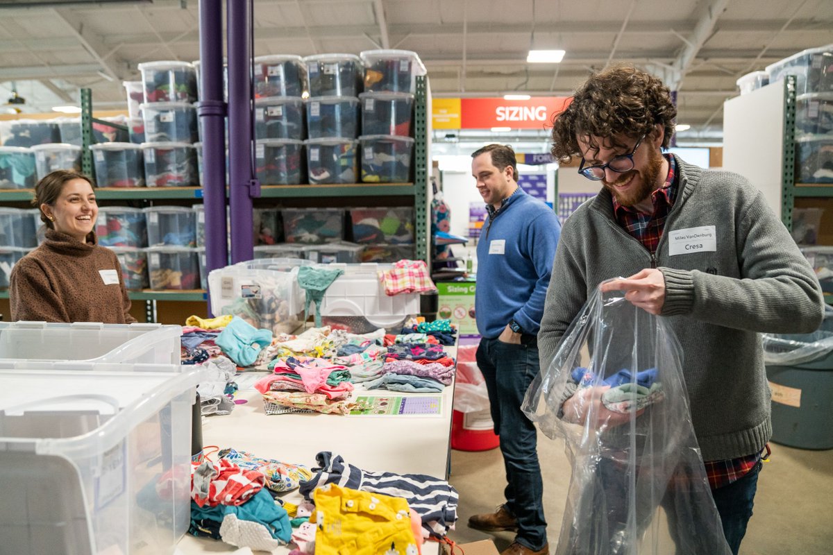 cresaboston's tweet photo. Our #CresaBos team had an amazing time volunteering with @c2cboston yesterday. We spent the afternoon quality-checking and sorting outfits for children across the Commonwealth of Massachusetts! https://t.co/DsTBBFk7R2
#VolunteerOpportunity #CradlestoCrayons #Boston https://t.co/OYiizpeKWN