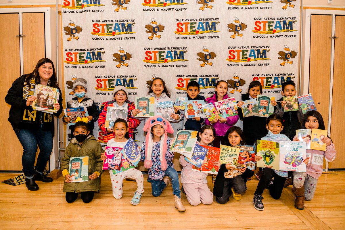 LAFC on Twitter "A Force For Good 📚 With the help of partners at UOPX