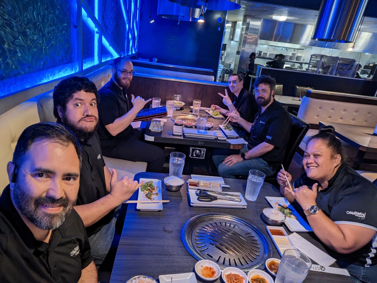 Lunch with the Cowabunga Fam! #gens #alamoana