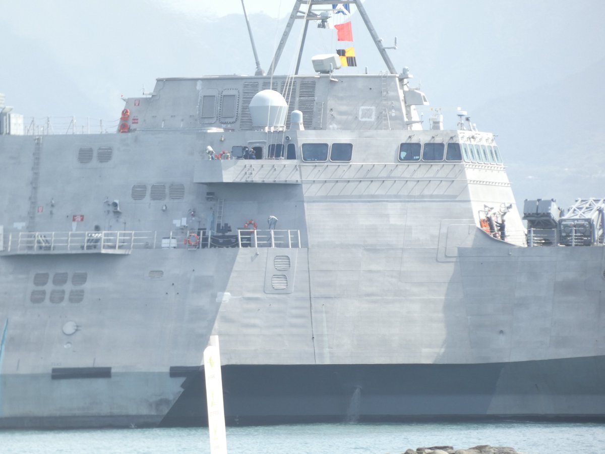 ES12071207's tweet photo. USS Mobile (LCS 26) Independence-variant littoral combat ship leaving Pearl Harbor - March 10, 2023 #ussmobile #lcs26 https://t.co/D3WtMcnFl8