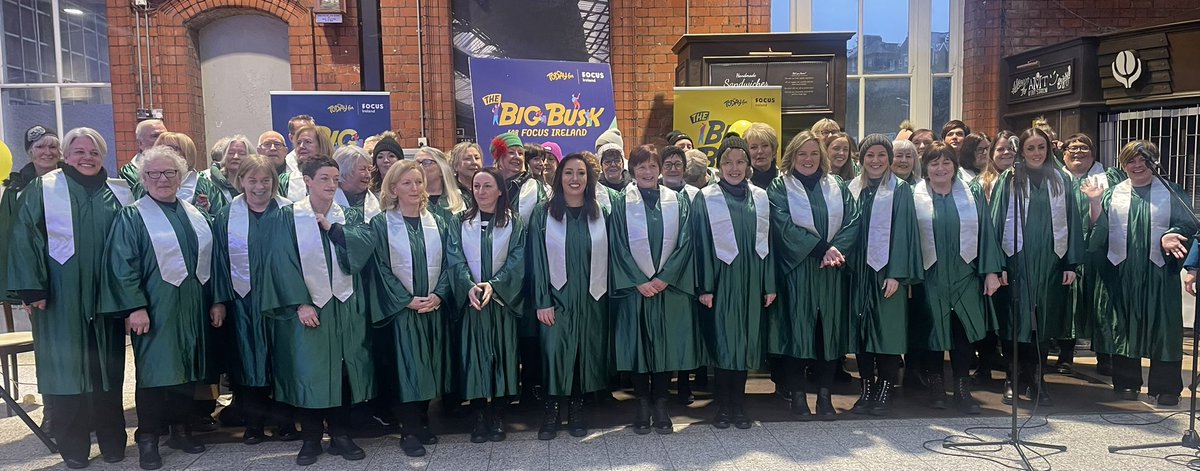 A great turnout this evening for #bigbusk at Kent Station to raise much needed funds for @FocusIreland