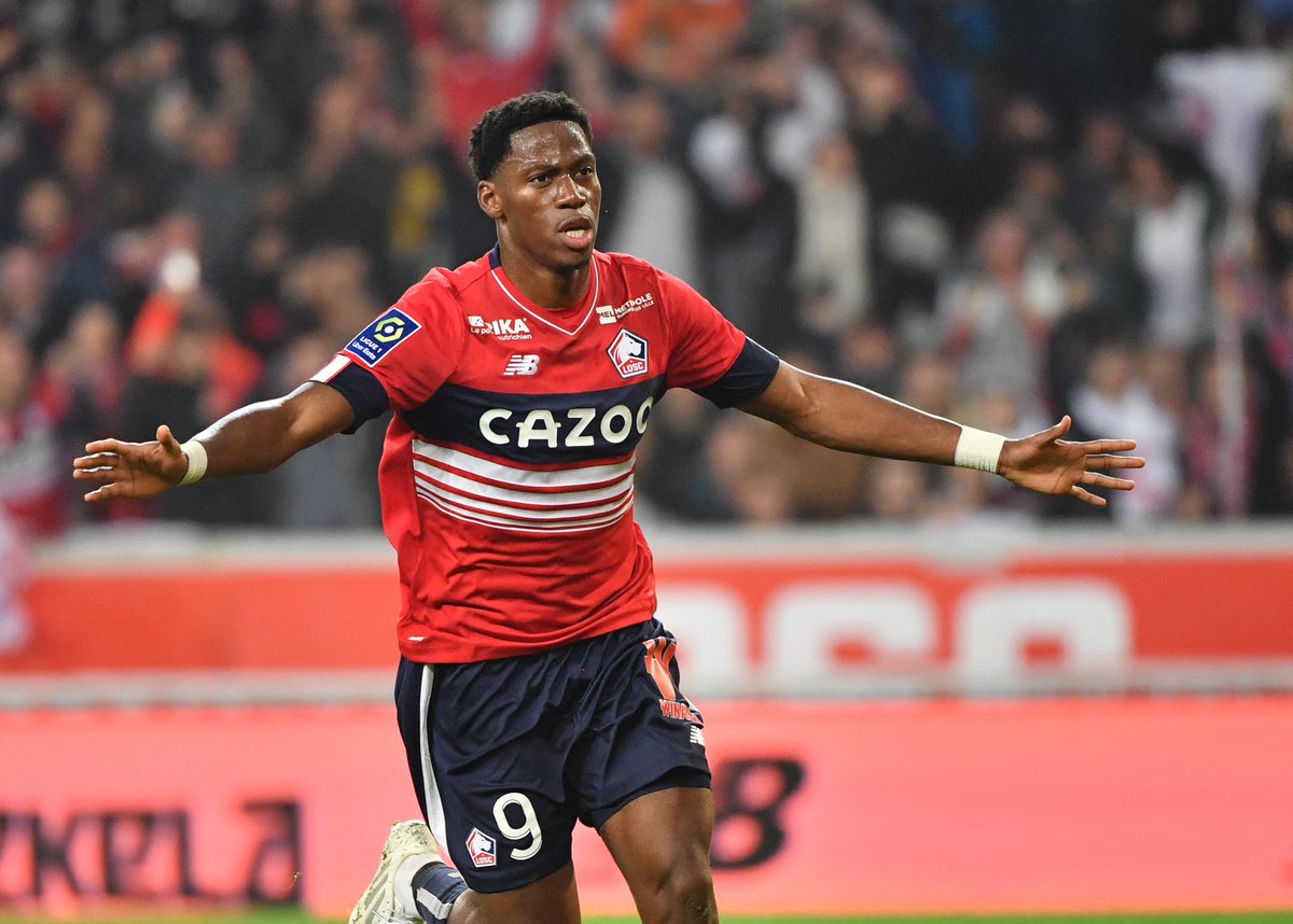 FabrizioRomano's tweet photo. Jonathan David becomes the best goal scorer in the history of Lille in the 21st century with 52 goals — he scored vs Lyon tonight 🔴🇨🇦 #Ligue1

Born in 2000, David makes history and surpasses Eden Hazard. https://t.co/dXn5TDsXtN