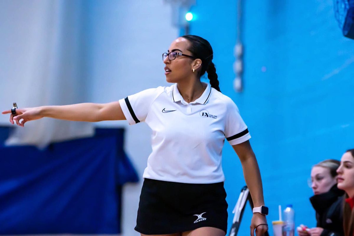 AmberENEvents's tweet photo. Love these photos taken a few weeks ago, officiating a local university BUCS fixture👊🏽 How’s my game face @GaryBurgessIUA? https://t.co/vzsY2OmkxY