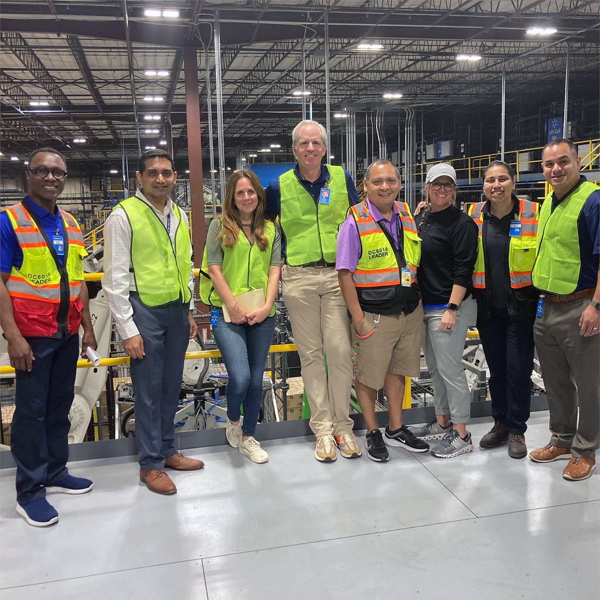 danbartlett6's tweet image. DC 6016 in New Braunfels, TX, is 1.28M square feet of people-led, tech-empowered innovation in action. I’m proud of how we are shaping the future of retail through automation powered by the best associates in the business. Thank you, Stoney and the team. You’re making it happen!