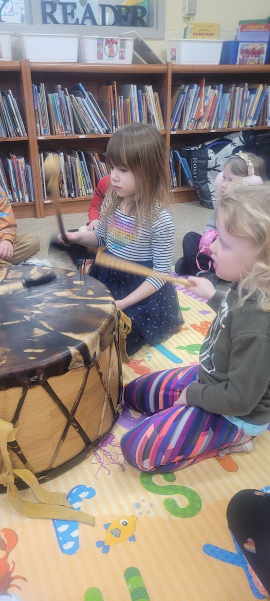 Mrs. Weaver tweet media