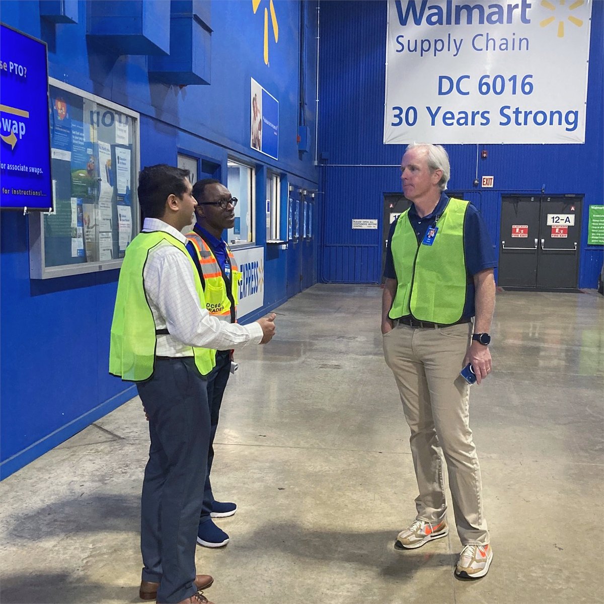 danbartlett6's tweet image. DC 6016 in New Braunfels, TX, is 1.28M square feet of people-led, tech-empowered innovation in action. I’m proud of how we are shaping the future of retail through automation powered by the best associates in the business. Thank you, Stoney and the team. You’re making it happen!
