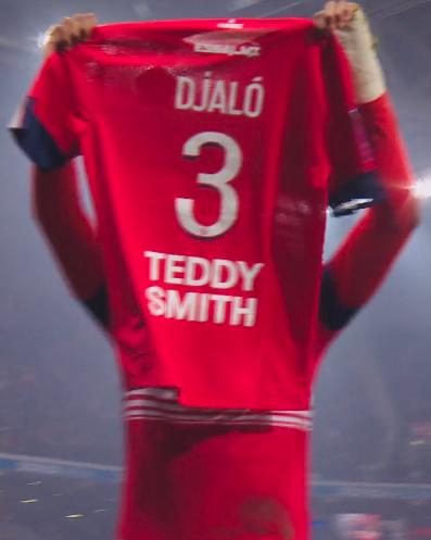 Ligue 1 English (@ligue1_eng) on Twitter photo ๐๐๐ ๐๐๐จ๐ฉ ๐ฉ๐๐๐ข๐ข๐๐ฉ๐! ๐โฝ
17th goal this season for <a href="/itsJoDavid/">Jonathan David</a> ๐จ๐ฆ and paying tribute to <a href="/tiagodjalo_3/">Tiago Djalรณ</a>!
#LOSCOL 1๏ธโฃ-0๏ธโฃ ๐๐๐ ๐๐๐จ๐ฉ ๐ฉ๐๐๐ข๐ข๐๐ฉ๐! ๐โฝ
17th goal this season for <a href="/itsJoDavid/">Jonathan David</a> ๐จ๐ฆ and paying tribute to <a href="/tiagodjalo_3/">Tiago Djalรณ</a>!
#LOSCOL 1๏ธโฃ-0๏ธโฃ