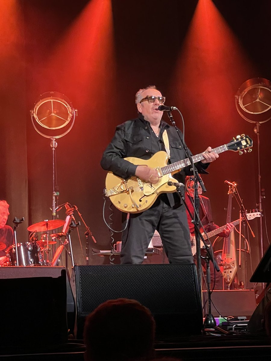 jbkelly's tweet photo. @ElvisCostello @DCWarnerTheatre Great show as always. Thanks. https://t.co/ZfbU6WcW5I