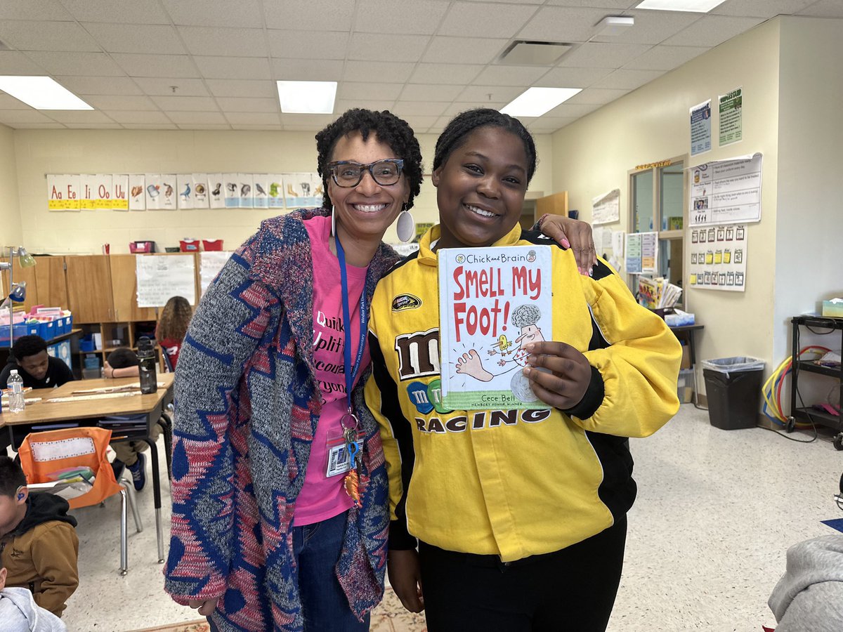 CharMeckSchools's tweet image. Our @EastwayMS_CMS readers shared their love for books with Windsor Park Elementary students as part of the Read Across America initiative, igniting a passion for learning and creating memories along the way! #ReadAcrossAmerica #PassionForLearning