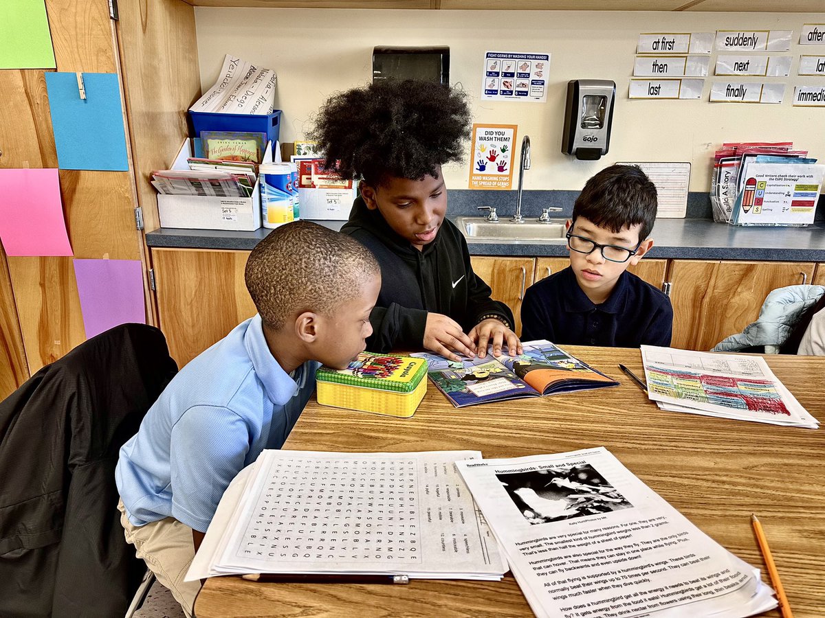 CharMeckSchools's tweet image. Our @EastwayMS_CMS readers shared their love for books with Windsor Park Elementary students as part of the Read Across America initiative, igniting a passion for learning and creating memories along the way! #ReadAcrossAmerica #PassionForLearning