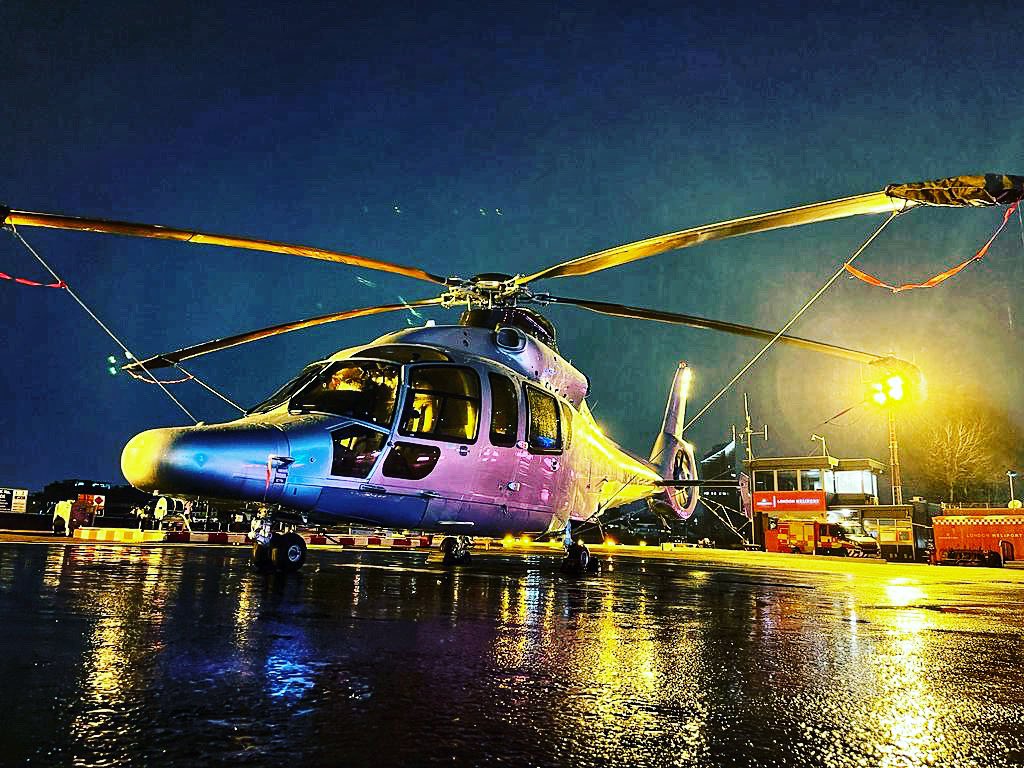 Even in the poor weather this Airbus H155 looks stunning #helicopter #airbus #h155 #london #heliport