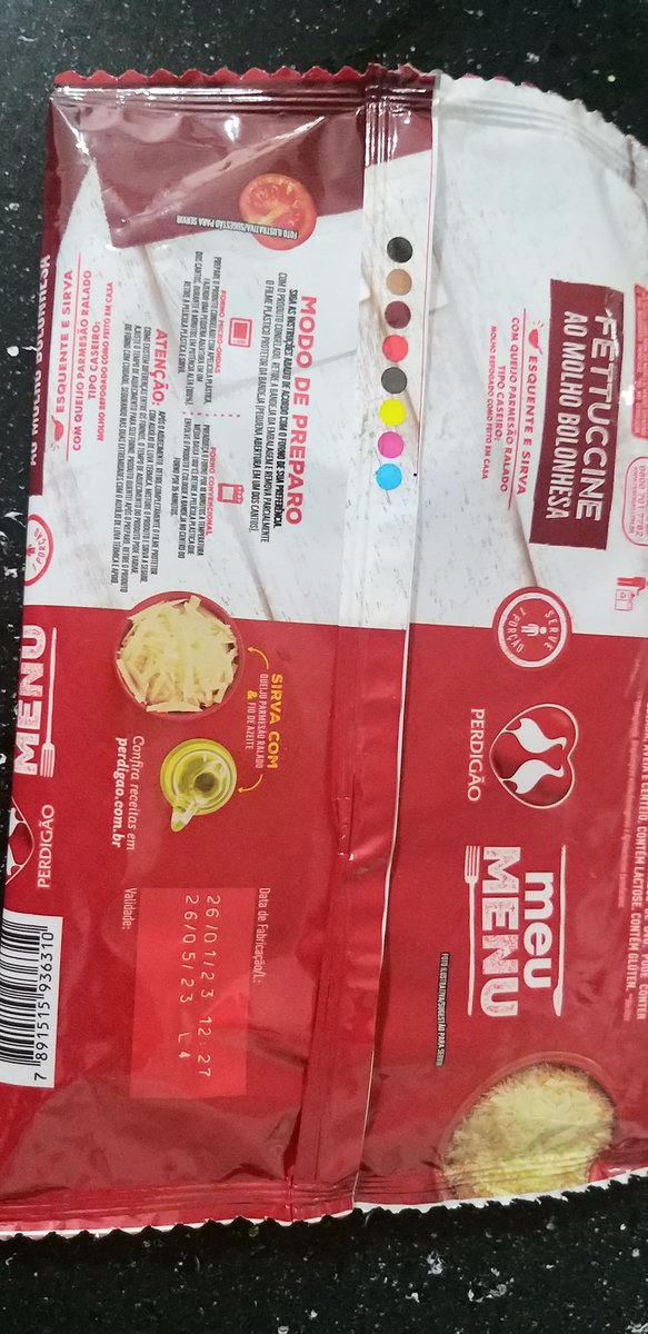 roberiodsilva's tweet photo. Não era para essas letras miúdas serem mais legível? @perdigaooficial ajuda ai porque nem eu que vejo bem e não uso óculos não consegui ler viu. #perdigao #MeuMenu #letraspequenas #BDSP #SP1 #SP2 #procon https://t.co/CmzBBgGA6N