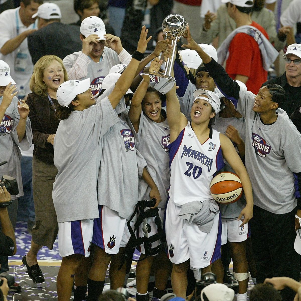 You had to be there!!! @SacMonarchsres  @WNBAtoSAC  @WNBA_vintage @WNBA #2005 #wnbachampions #herstory #WomensHistoryMonth #sacramentoproud @TichaPenicheiro @MyWorldYourLife @karalawson20