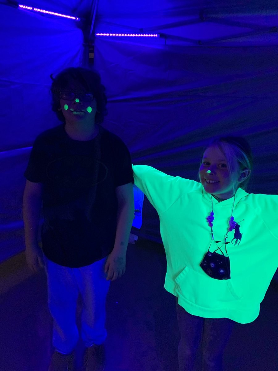 Strandherd_SAP's tweet photo. We are getting ready for next week!! Our glow in the dark dance room is ready… we are just missing the children. #MarchBreak2023 #GlowParty https://t.co/BmZitxLWZA