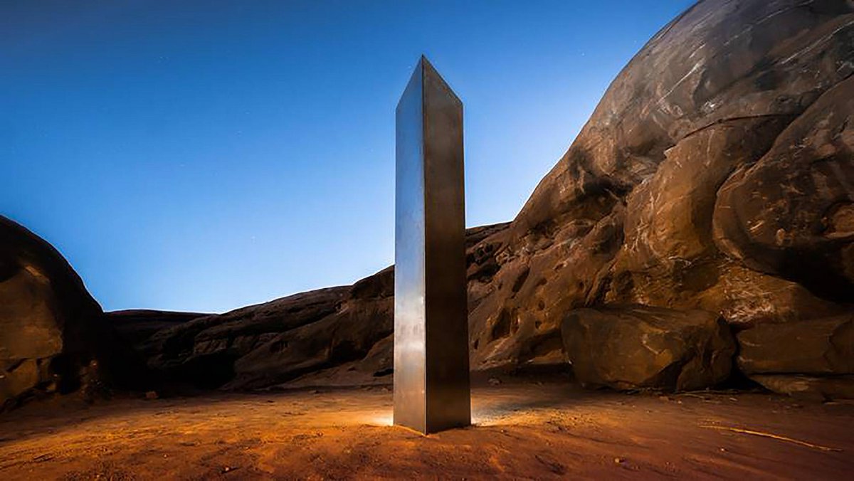 lis_polski's tweet photo. @Mixamko is it just me that the boulder in the middle looks like a monolith? https://t.co/XTOpAKVlY3