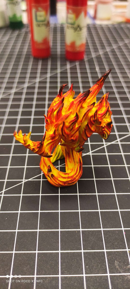 ultracryl's tweet photo. Aren't these colors incredibly saturated and poping?
Primed with our yellow directly on the miniature, then dry brushed with orange, two of our reds and then with a mixture of black and red.
#ultracryl #ultraseries #ten01_labs #acrylicpaint  #brushlicker #minipainting #dnd #40k https://t.co/19yLSHA0iN
