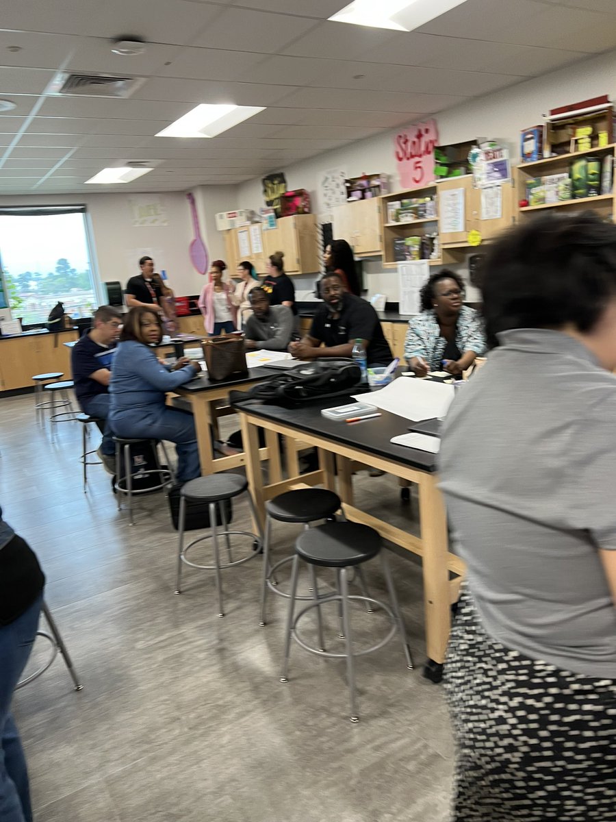 GadgetgirlTania's tweet image. @DueittEagles ‘s Stokes-Hall weighed in and presented on STEM.
@SpringLeadAcad ‘s Sara Johnson lead 
our new TEKS investigation. Rock Stars⭐️⭐️⭐️⭐️@rlc1908 @HawksMathamagic @LaTracyHarris @LitLeadingLady @michelle_neyrey #MSScience #Science