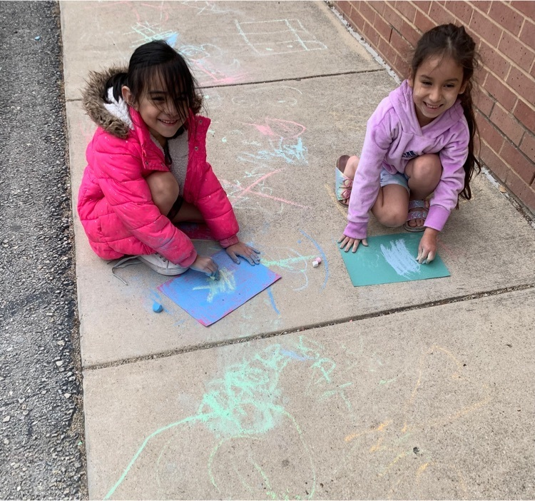 swisd_swe's tweet photo. Today for SEL (social emotional learning) we had stations for each grade level set up. The students enjoyed playing with play-doh, bubbles, chalk, coloring, and a dance party! 🥰
#RootEdSWE https://t.co/RSpxHTl0ps
