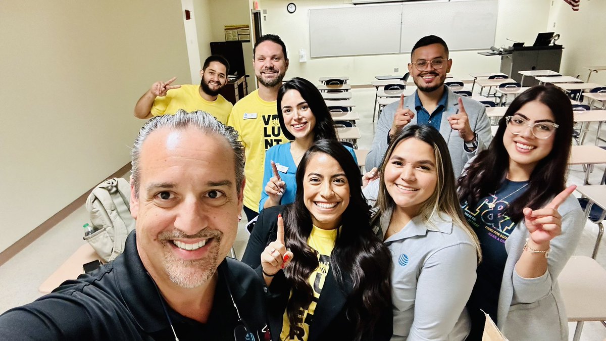SaidySantiago's tweet image. ‘Latinos in Action’ leadership conference was a success! 🫱🏻‍🫲🏽  Being able to present in front of 120 students today “ThePower of Mistakes” &amp;amp; also supporting my peers in their workshops was an amazing experience.

 “Leadership is action not position”💡

#OneFLA #Conexion #LIA2023