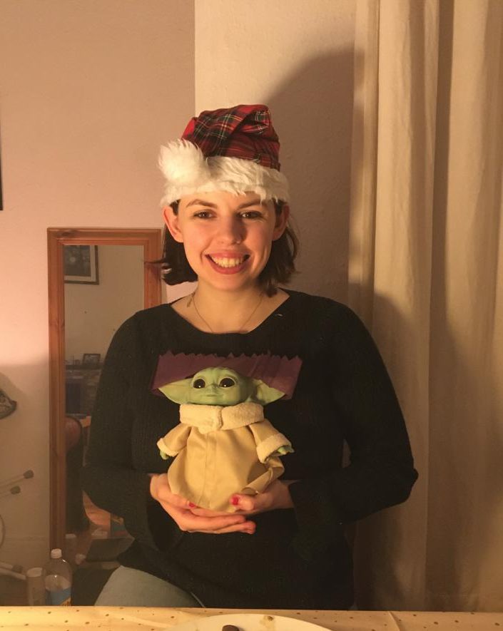SophLouiseHall's tweet photo. Just remembered I did a photo shoot with my Baby Yoda during lockdown Christmas dinner https://t.co/P5xDc7u58E