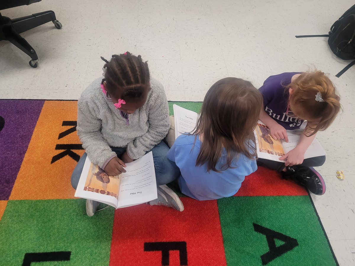 MilanElementary's tweet photo. Reading to a partner increases confidence, fluency, and reading rate. Check out Ms. Amber Lowery’s 1st graders working on becoming better readers while reading to their partner. #Reading360 #milanlife #knowledgeworks https://t.co/Z10lY3nc13
