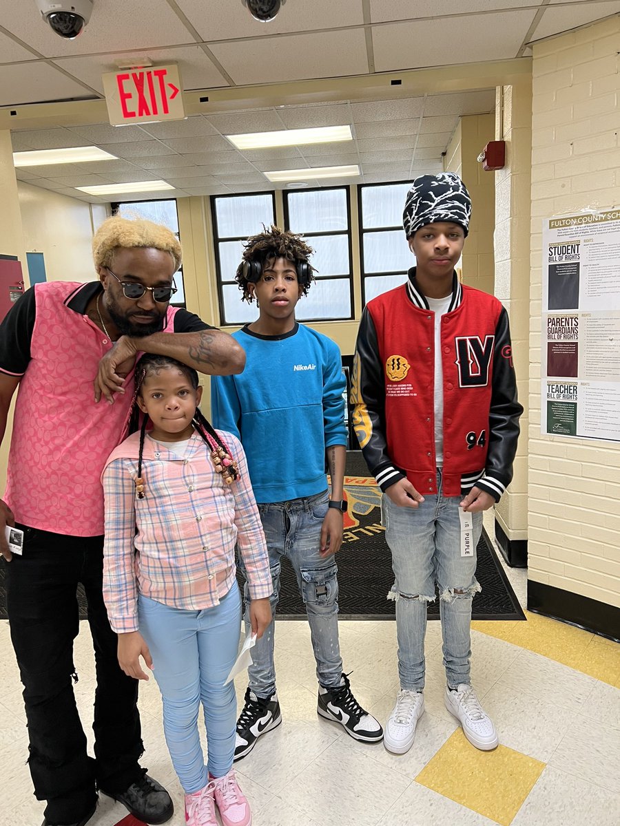 ImLHowell's tweet photo. Today special memories were made! @TanaziaCIS thank you for hosting #dudesanddonuts @ConleyHillsCubs and for making a difference daily with our scholars. @SmithTeaches2 @PagingDrBates @DrTamaraCandis #ZONE2 https://t.co/6JnT82O0rq