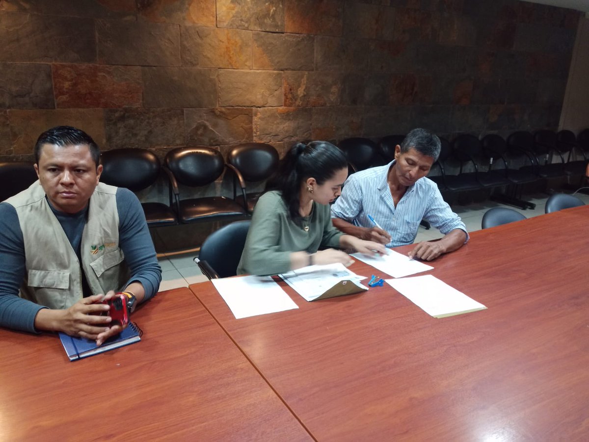 #Guayas| A través del Proyecto #CampoSeguro entregamos indemnizaciones de seguro agrícola a productores de Balzar, Salitre y Yaguachi, quienes tuvieron afectaciones en sus cultivos de maíz y arroz. 

¡Trabajamos por ti!

#JuntosPorElAgro