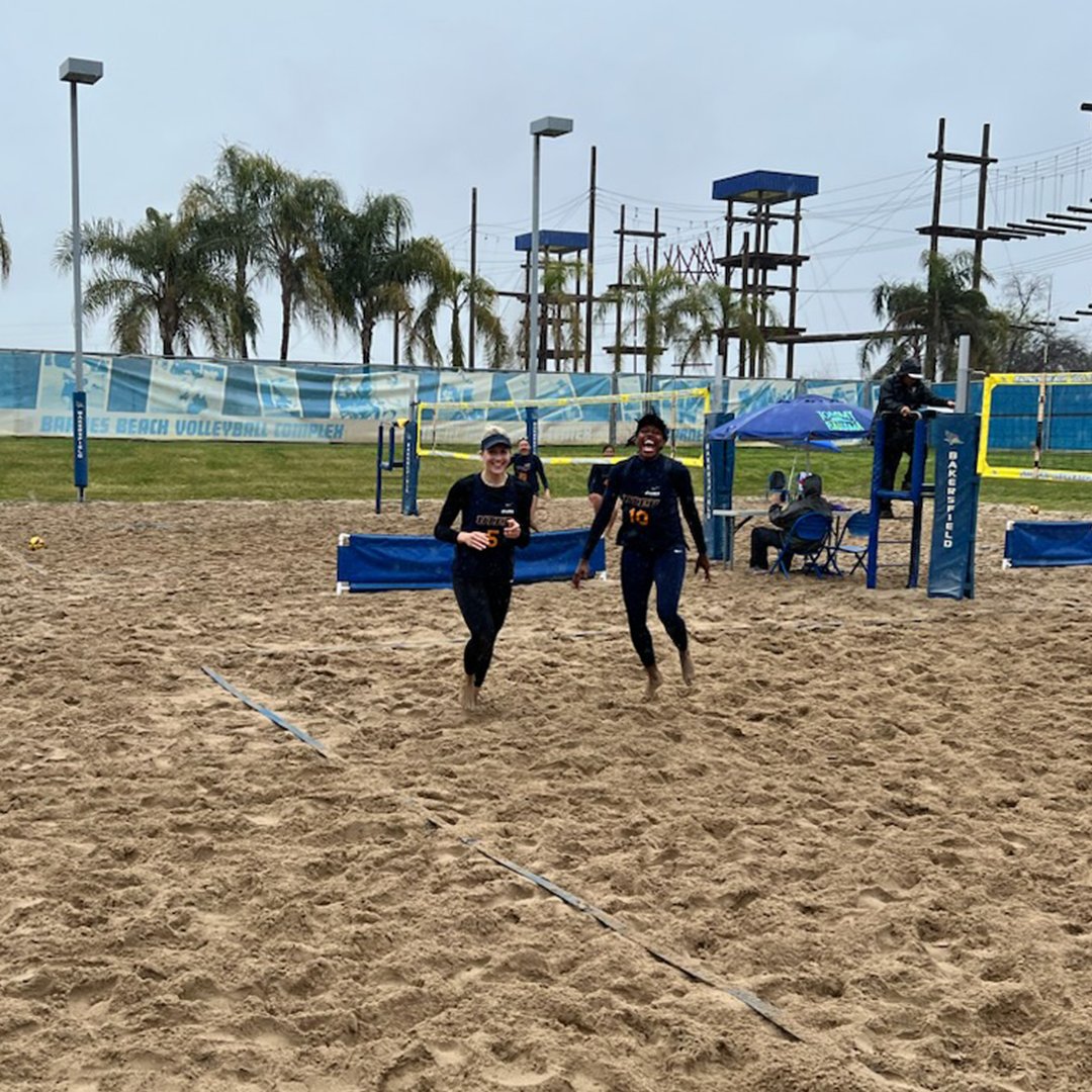 Made it on the board!
Serena Patterson and Krista Paegle win the first point ever for UTEP Beach Volleyball! 

2⃣✅ 21-15, 21-17

⛏️x🏖️ | #UTEPBVB