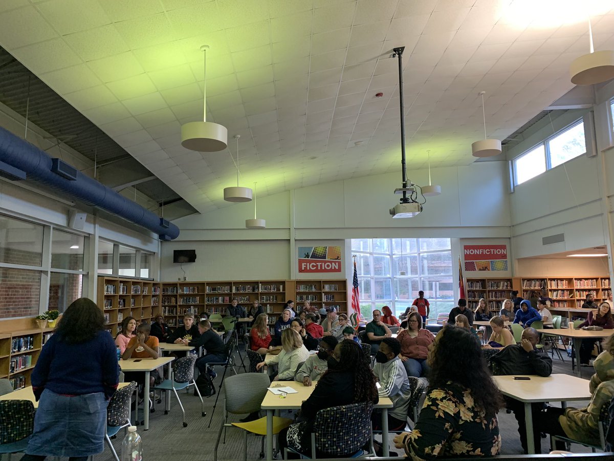 Ms_OMoore's tweet photo. It’s been a very busy week in 8th Grade! High school registration week, high school night event, and college/career small group 🖤💛 #classof2027 #rising9thgraders https://t.co/DynHOYxWfE