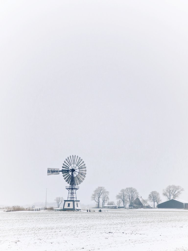 intheamomintsje's tweet photo. Fryslân #codegeel #codeWIT #sneeuw #Friesland #WinterWonderland #onderwegindethuiszorg #blijdatikglij https://t.co/wPWRF2Qdz9