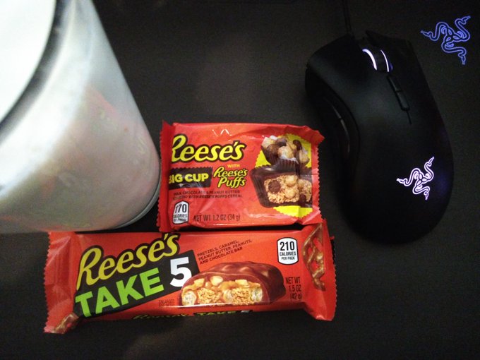 breakfast #reeses #razergaming https://t.co/nOzq7NBHAq