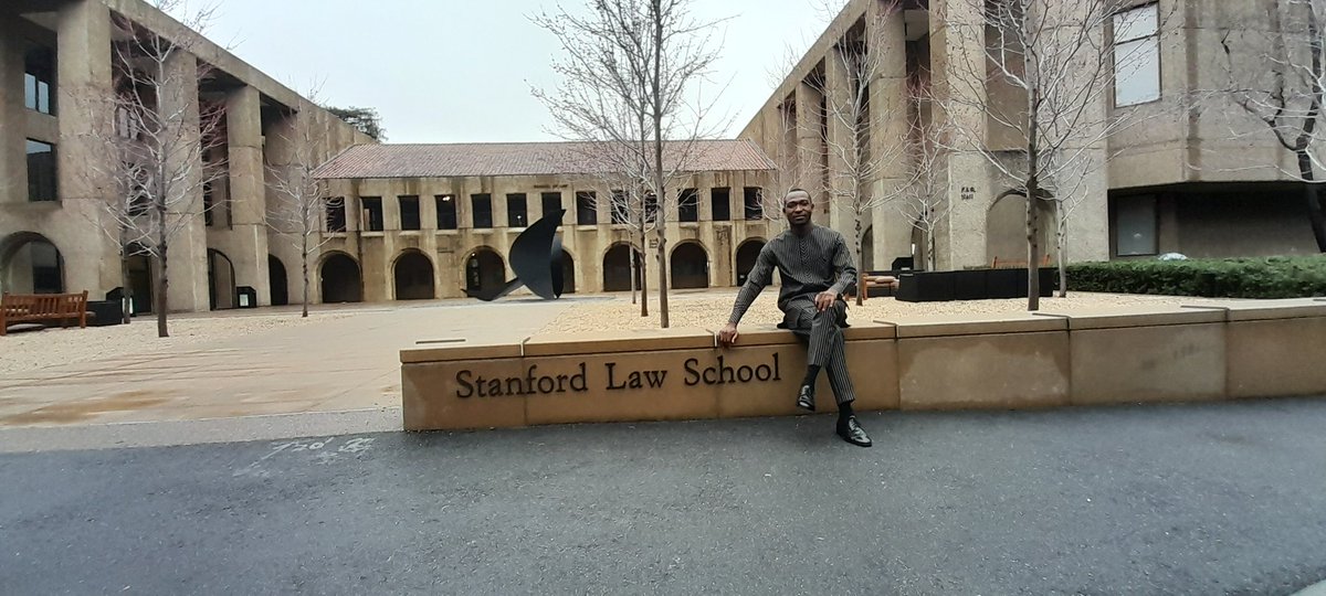 clintonezeigwe's tweet photo. Notwithstanding the rain that started last night, I finally made my way up to Courtenay Yard, where Stanford Law School is housed. Unarguably, the law is the only tool needed for addressing an imbalanced social system and structural problems for positive outcomes. #gsblife https://t.co/SUWXLa43oL
