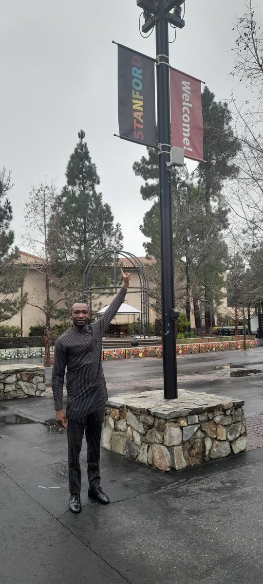 clintonezeigwe's tweet photo. Notwithstanding the rain that started last night, I finally made my way up to Courtenay Yard, where Stanford Law School is housed. Unarguably, the law is the only tool needed for addressing an imbalanced social system and structural problems for positive outcomes. #gsblife https://t.co/SUWXLa43oL