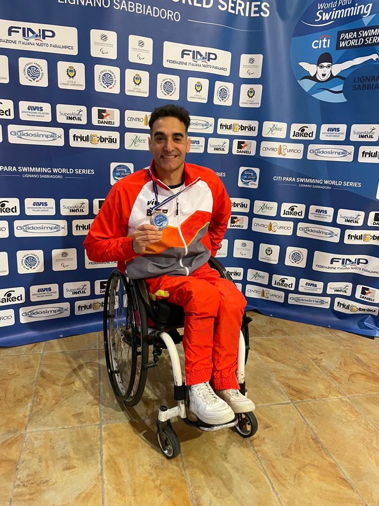 FEDDF (@fededdf) on Twitter photo Miguel Luque, medalla de plata 🥈 en la prueba de 50 braza multidisability de las Series Mundiales de <a href="/LignanoSabb/">Lignano Sabbiadoro</a>
Enhorabuena <a href="/mluque76/">Miguel Luque Avila</a>!!!
🏊♀️🏊♂️🏊♀️
#natacion #swimming #paraswimming <a href="/lcgd62/">laureano gil davila</a> Miguel Luque, medalla de plata 🥈 en la prueba de 50 braza multidisability de las Series Mundiales de <a href="/LignanoSabb/">Lignano Sabbiadoro</a>
Enhorabuena <a href="/mluque76/">Miguel Luque Avila</a>!!!
🏊♀️🏊♂️🏊♀️
#natacion #swimming #paraswimming <a href="/lcgd62/">laureano gil davila</a>