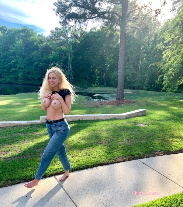 strollin' https://t.co/cI3dYRBGf2 https://t.co/wObPmrazuk