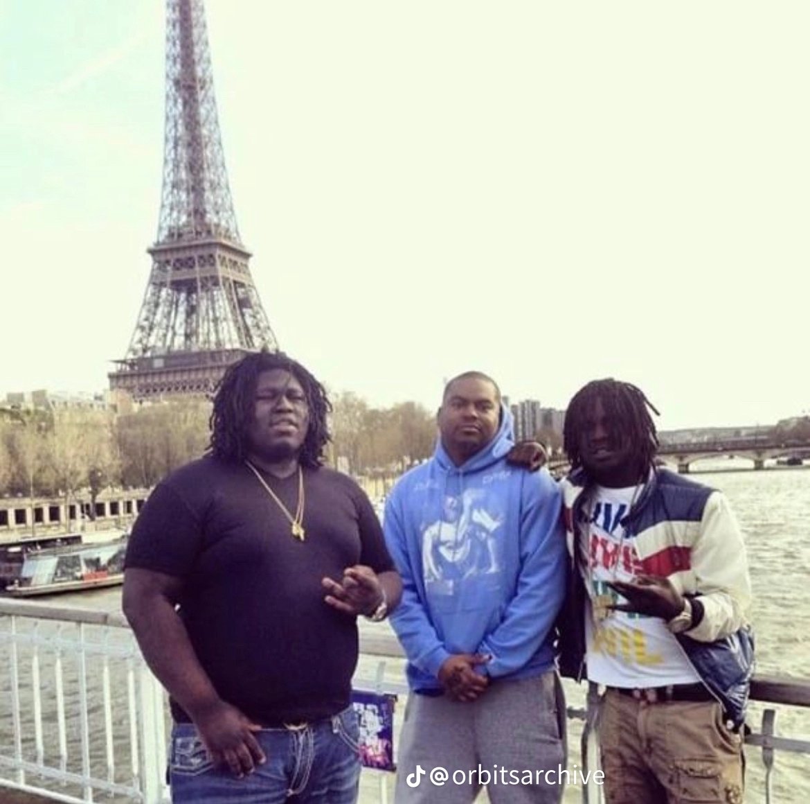 Melissa97684853's tweet photo. Petition to get these three to present the next MOTD #GaryLineker #ChiefKeef #Chiraq #OWayOrNoWay #Oblock https://t.co/qzqOAykRFt
